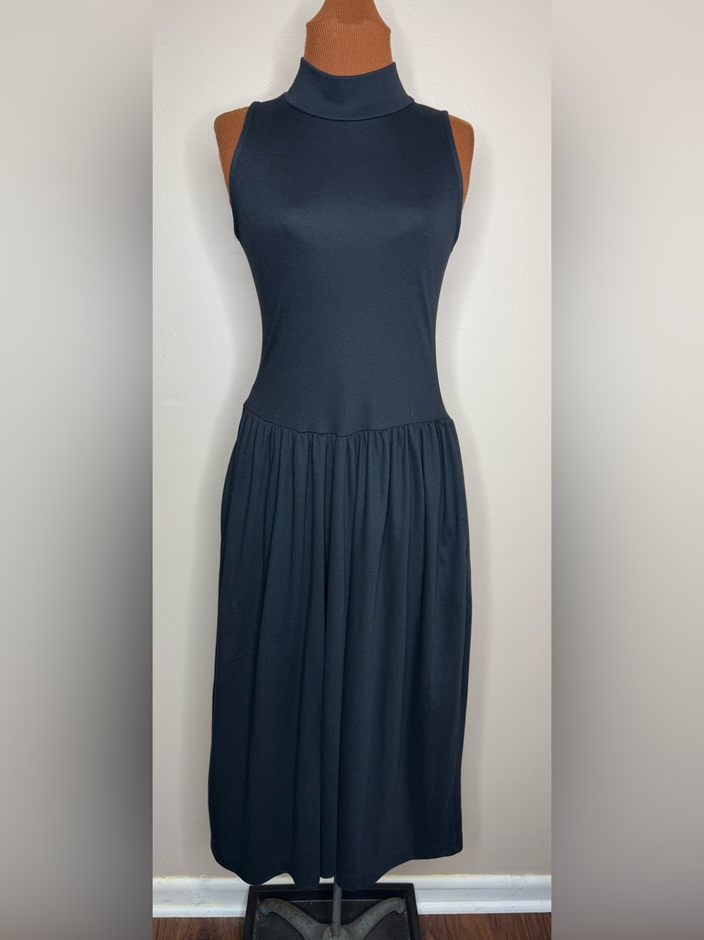 Scarlett Sleeveless Mock Neck Drop Waist Black Midi Dress Size Small